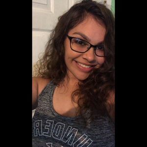 Meet your Posher, Leah